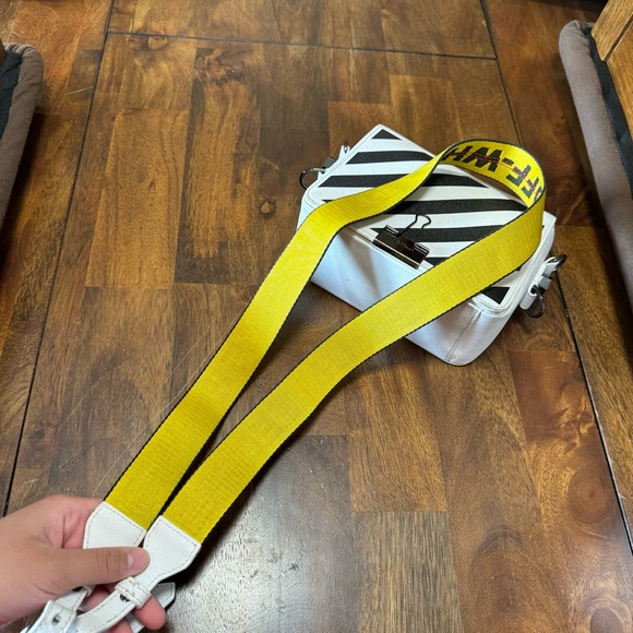 Preloved Off White Diagonal Flap Bag - Picture 3 of 16